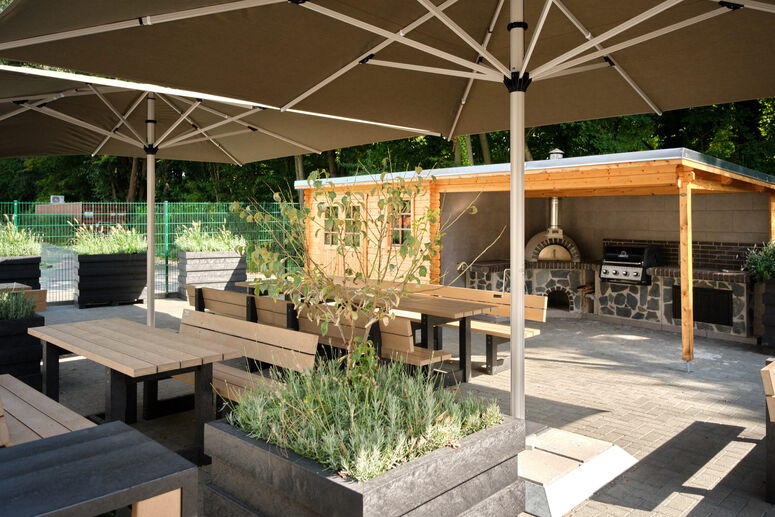 "Außenbereich_Grillhuette02.jpg"