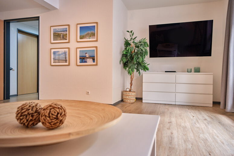 "AFbJ_Wohnhaus_TV-Ecke.jpg"